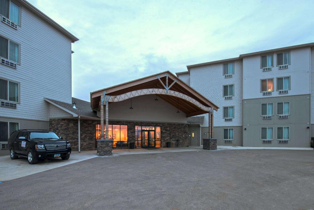 Bakken Airport Xwa Hotel & Studios Уиллистон Экстерьер фото
