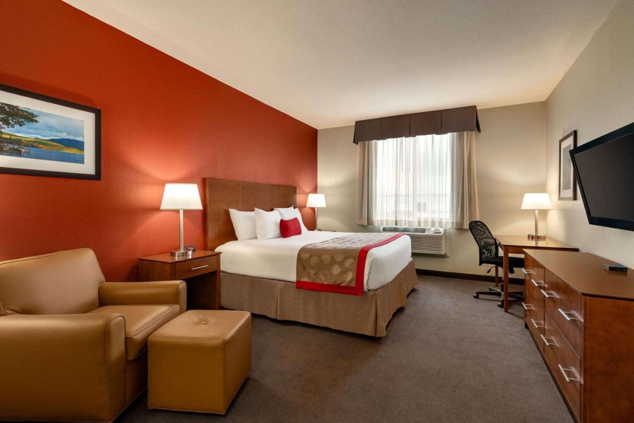 Bakken Airport Xwa Hotel & Studios Уиллистон Экстерьер фото